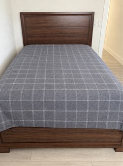 FULL SIZE BEDROOM SET WITH MATTRESS