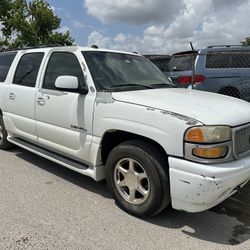 2005 GMC Yukon Denali For Parts 