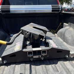 Pullrite Superglide 5th Wheel Hitch For Short Bed Truck