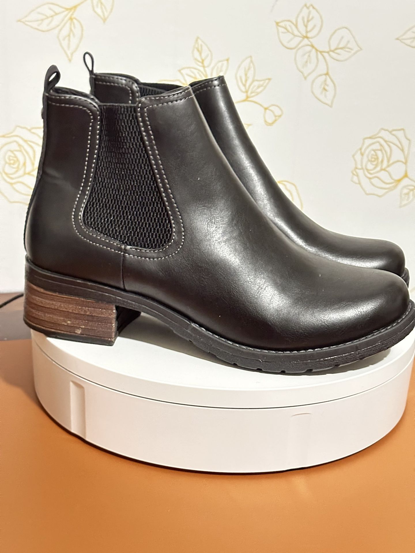 Eastland Black Leather Ankle Boots