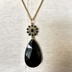 Black Teardrop Pendant Necklace 