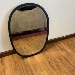 HUB OVAL WALL MIRROR In Great Condition 
