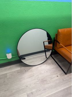 round mirror