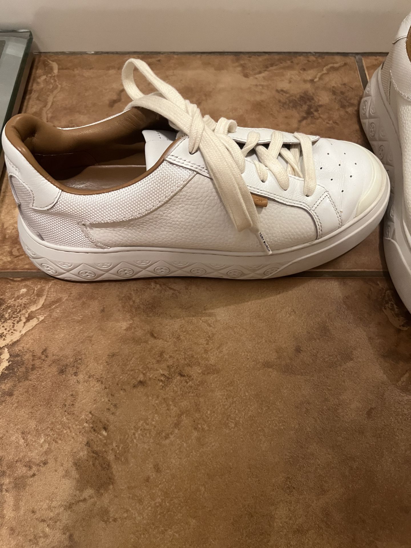 Tory Burch white leather sz 7.5 women shoes