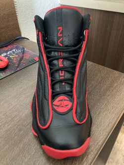 Jordan’s Pro Strong Bred size 10