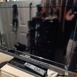 Sony 32" 1080p LCD TV w/ Remote – KDL-32S5100