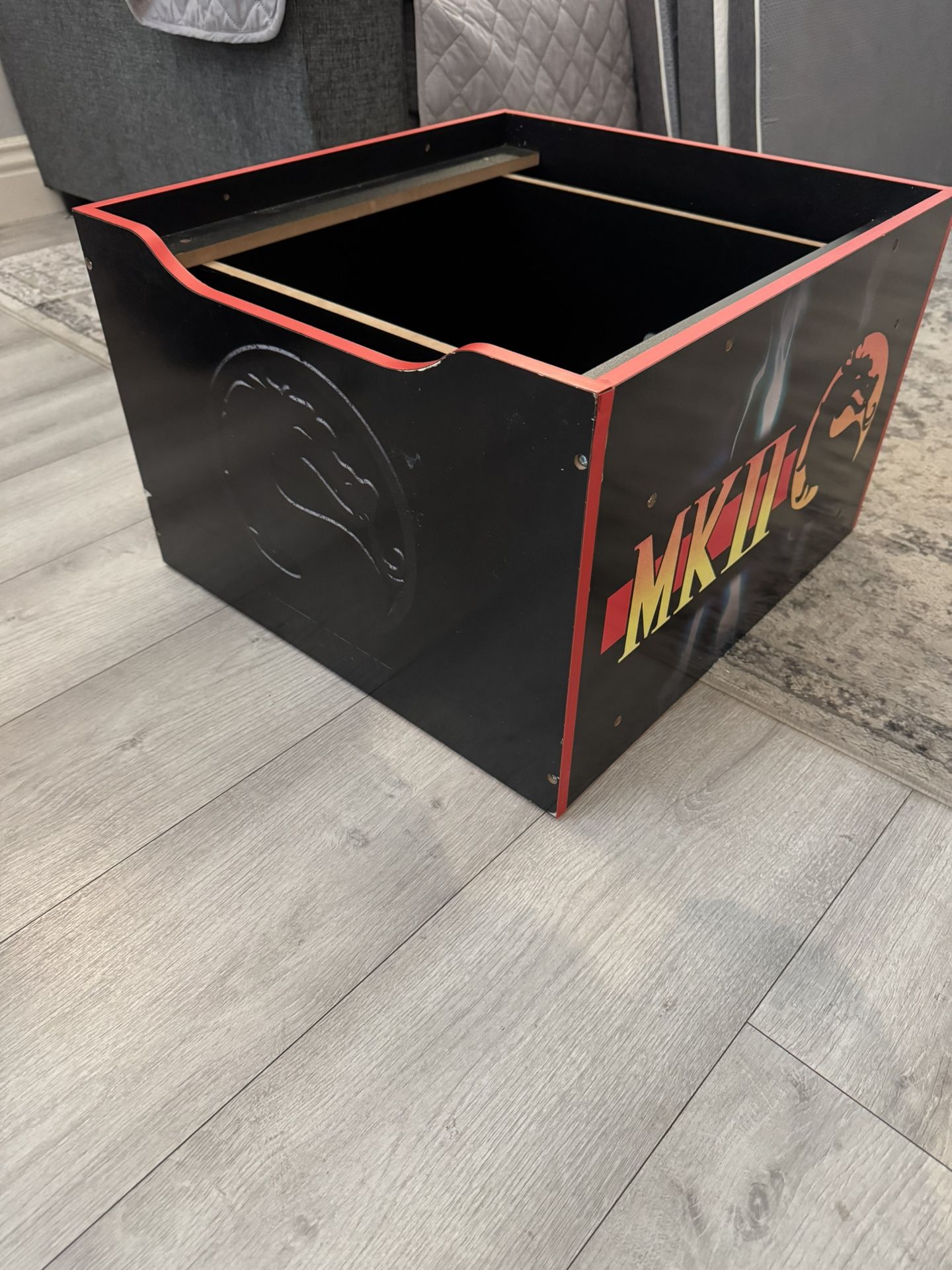 Mortal Kombat Arcade riser
