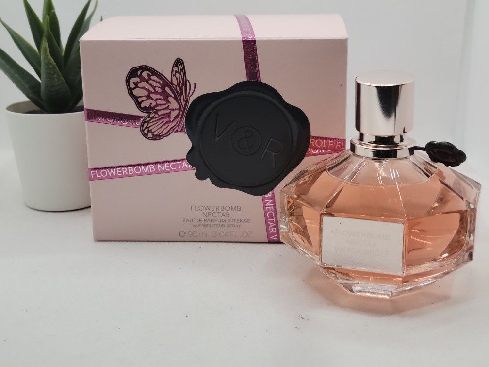 Viktor&Rolf
Flowerbomb Nectar Eau de Parfum
3 fl