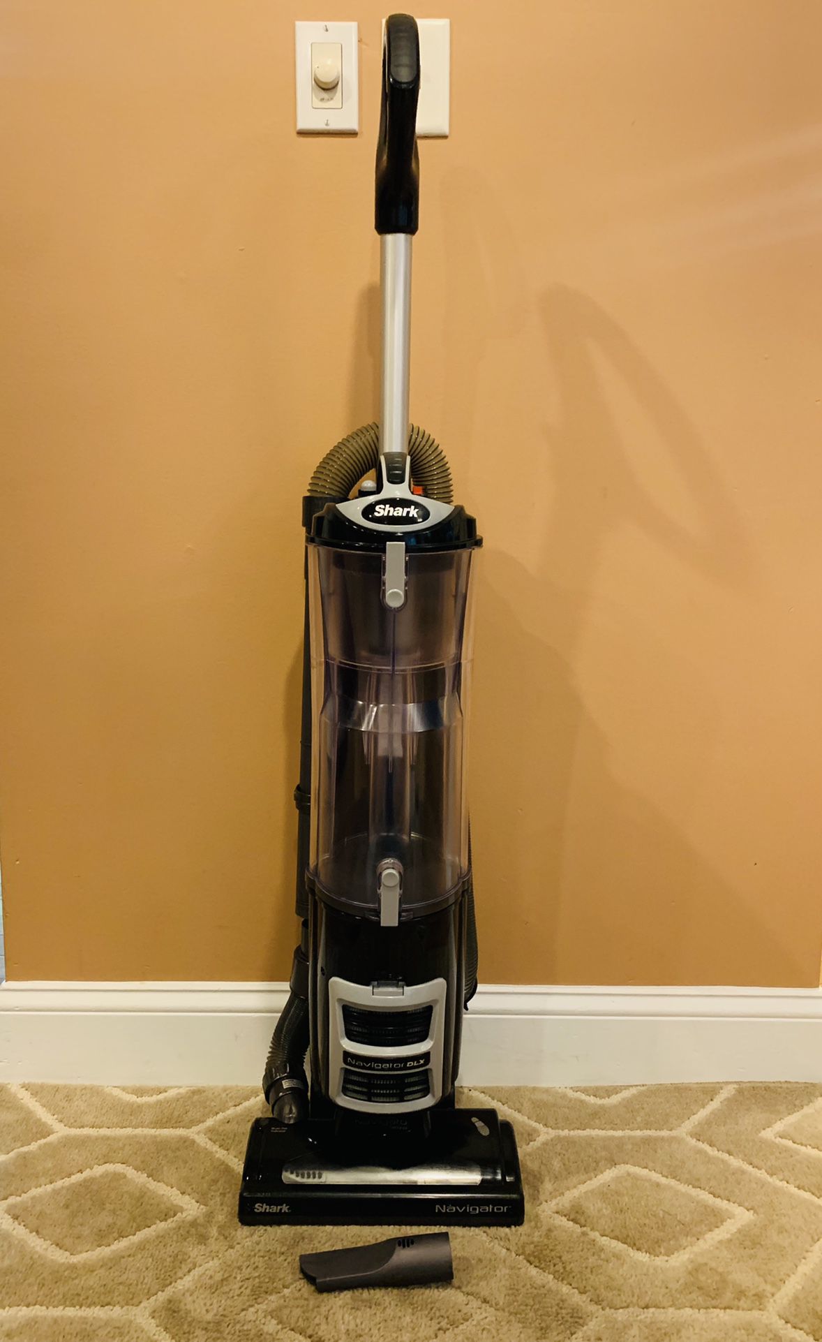 Shark navigator vacuum cleaner