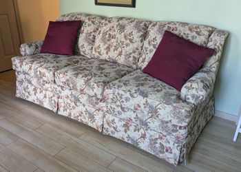 Floral Couch & Love Seat Set.