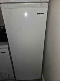 Thomson Upright Freezer 7 Cu Ft