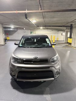 Kia Soul SUV – Gray