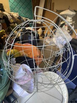 LOW PRICE MOVING- WIRE GLOBE