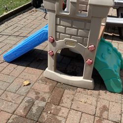 LITTLE TYKES CASTLE SLIDE