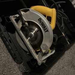 DeWALT Circular Saw 