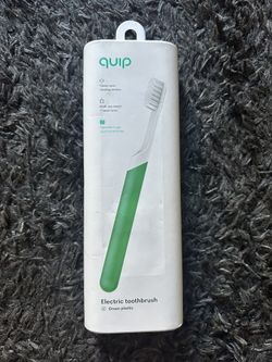 Quip Adult Electric Toothbrush, Built-in Timer + Travel Case, Green Plastic, 1 Ct