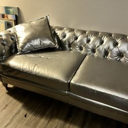 Couch Silver 