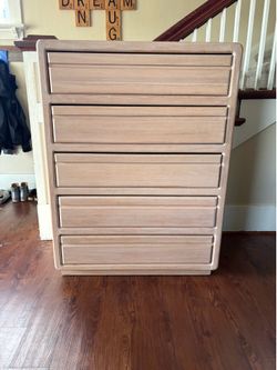 Chest of drawers