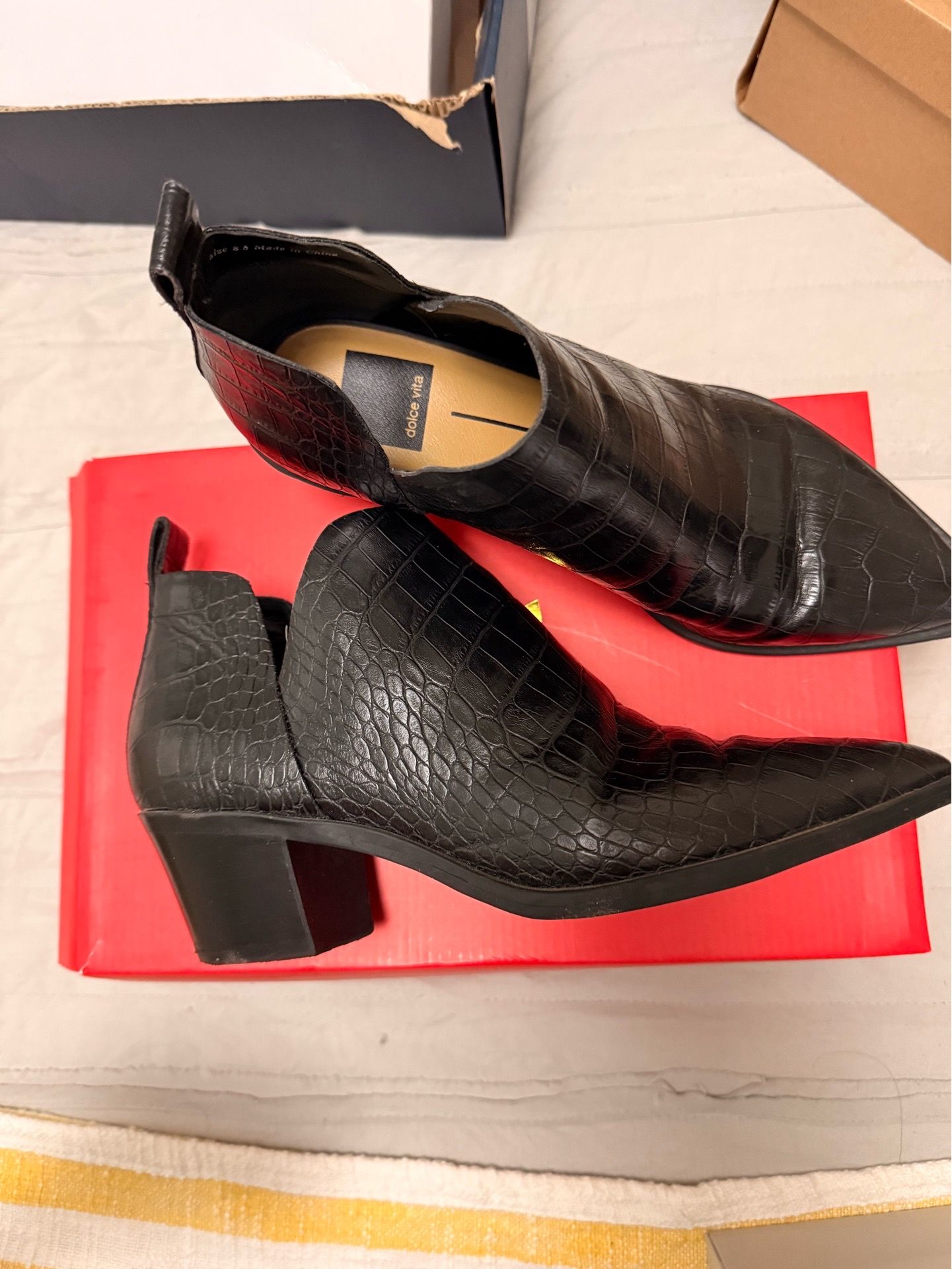 Dolce Vita Black leather ankle boot size 8.5