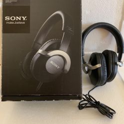 Beats solo HD red & sony Studio Near New- Both Go Together