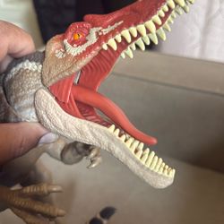 Jurassic World Extreme Chompin' Spinosaurus Dinosaur Action Figure 21in