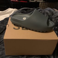 Yeezy Slide Slate Grey