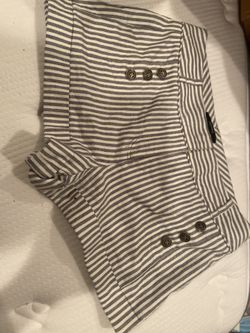 Woven shorts Size M.