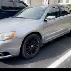 2013 Chrysler 200 – Loaded V6! For sale Or trade