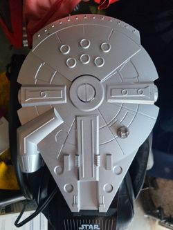 Millennium falcon waffle maker