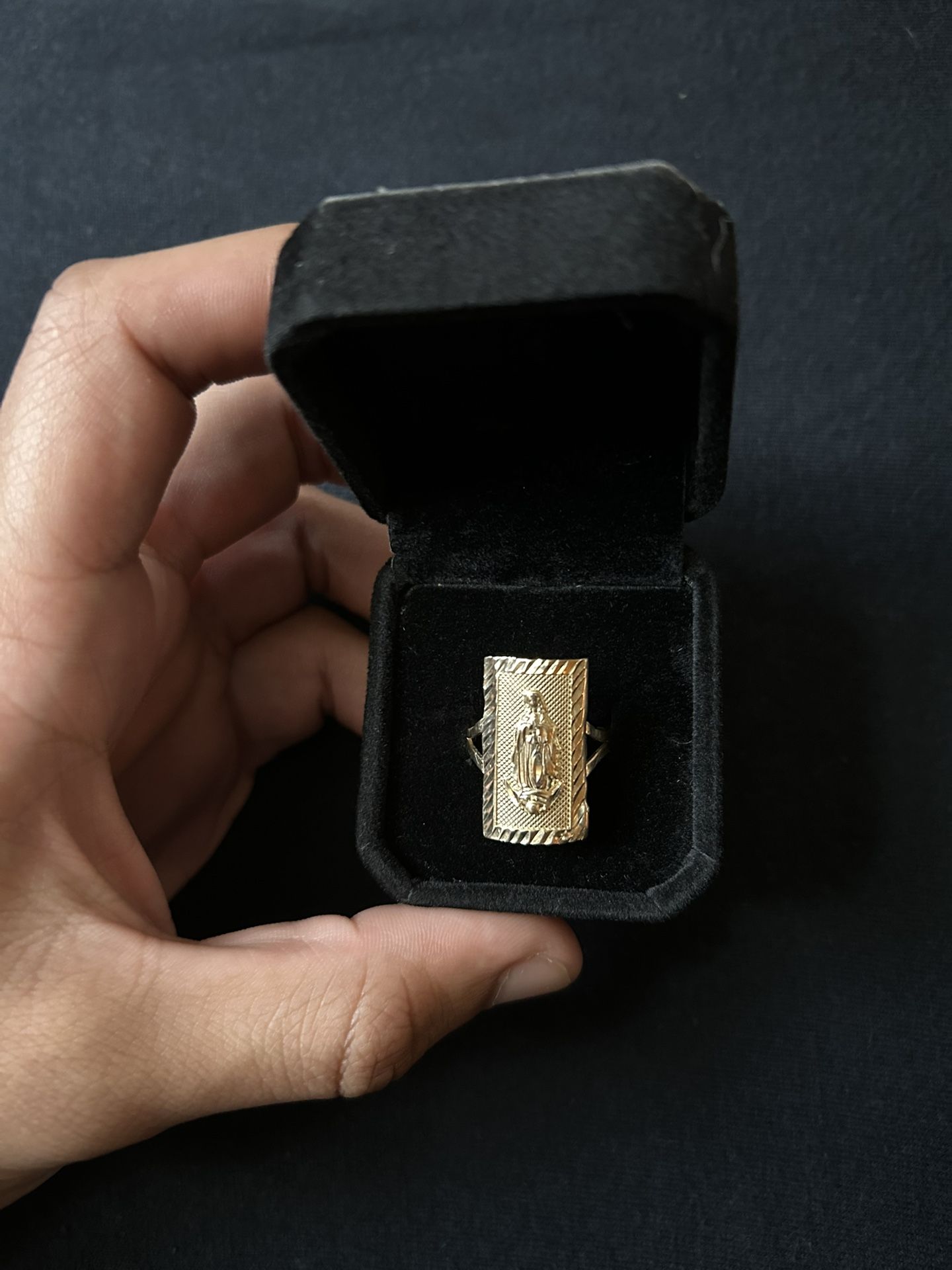 10KT Gold Ring Size 8-9