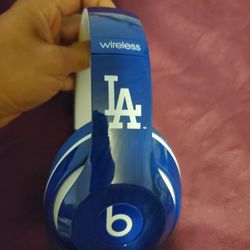 Beats by Dre Studio Wireless Blue headphones Limited edition LA Dodgers. Case+charging Cable.