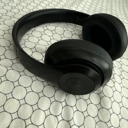 Beats Studio3 Wireless Headphones – Fully Functional – $30