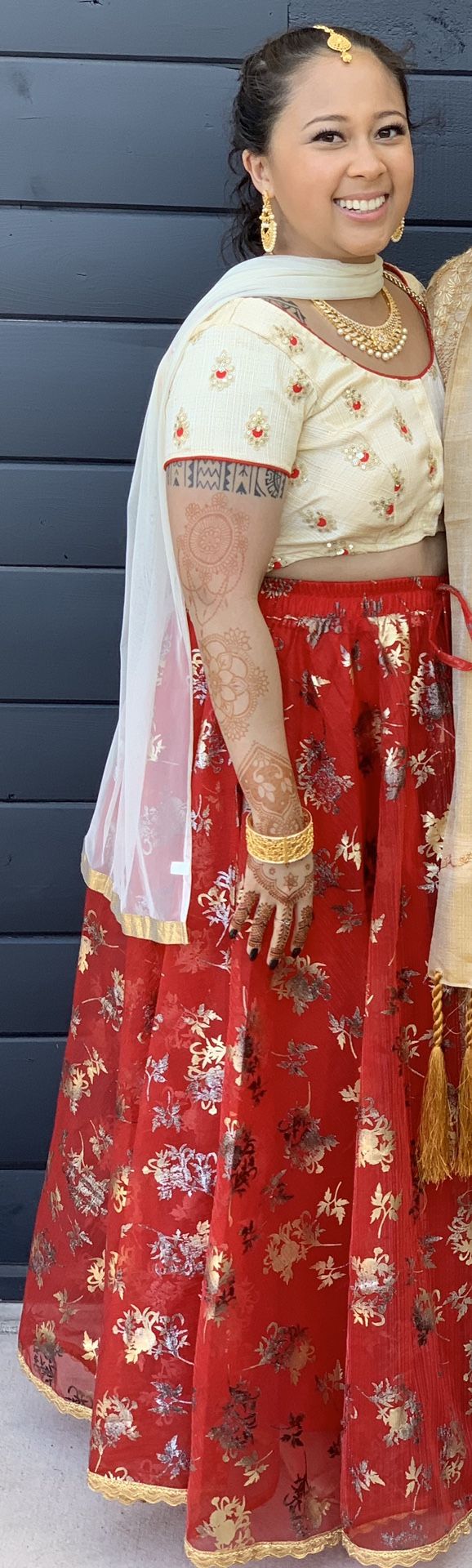 Indian Wedding Outfit, lehenga and jewelry