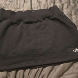 Alo Medium skirt with shorts in black