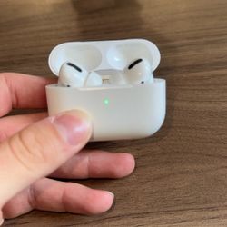 Apple AirPod Pros (1st Generation)