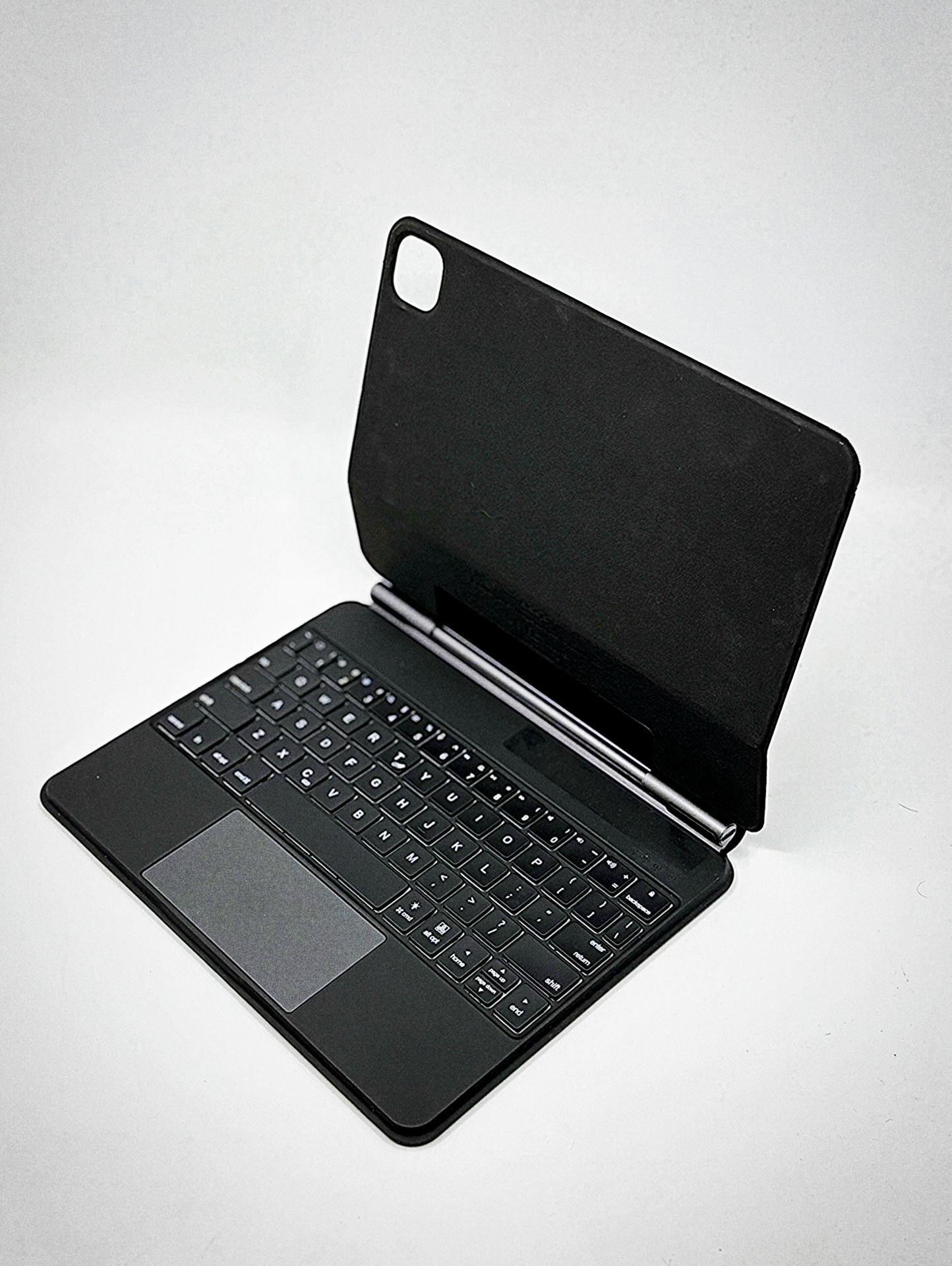 NEED GONE! iPad keyboard case – Backlit – Boosts productivity