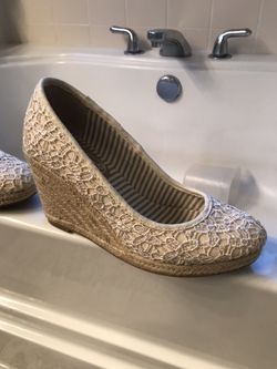 Like new 6.5M wedge sandals
