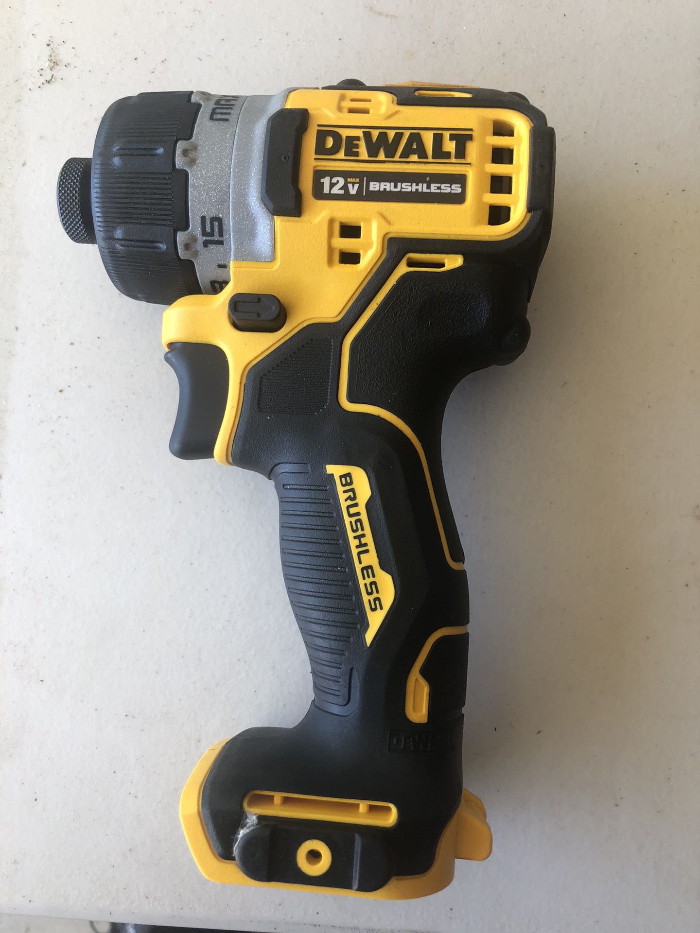 DEWALT 1/4-in 12V Max Brushless Cordless Screwdriver 