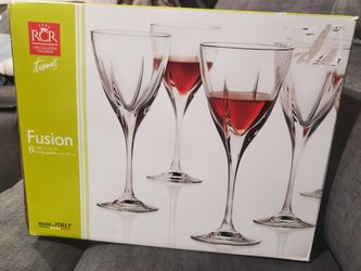 Fusion crystal wine glass, loren home trends.