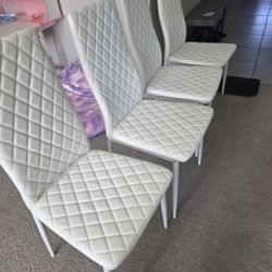 6 White Dinning Chairs 