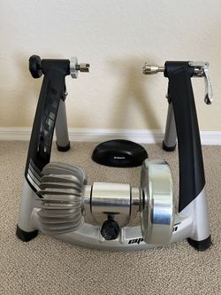 Giant Indoor Cycling Trainer