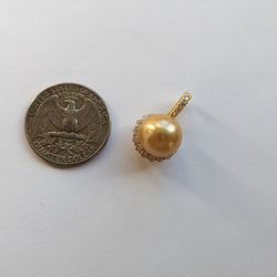 Golden natural pearl 