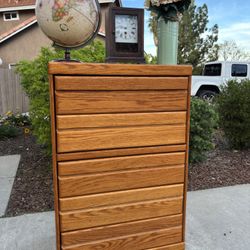 Sold Wood 5 Drawer Dresser Chest of Drawers Furniture Great Condition USA MADE