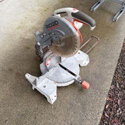 Rigid 10” Compound Miter Saw 