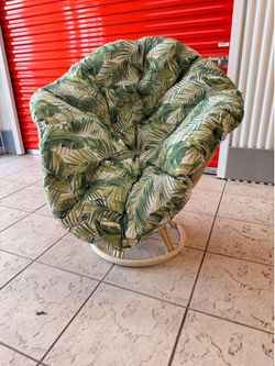 Papasan Swivel Chair with Cushion – Great Condition – $40