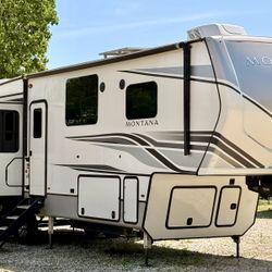 2022 Montana  3 slides 37.5 ft. 2 AC units