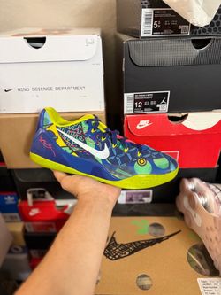Kobe 9 EM Low Brazil size 9 USED But Clean