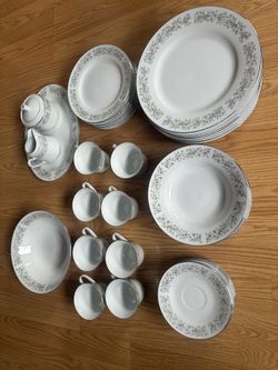 Dynasty Fine China Vintage Set Of 8, 44 Pieces