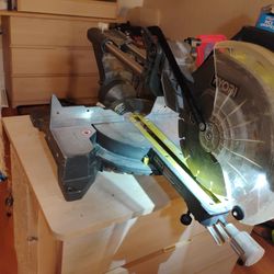 RYOBI 10.5" sliding chop saw w/45° angle set.