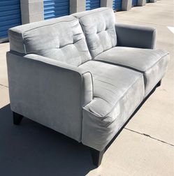 Love Seat/Asiento de dos plazas